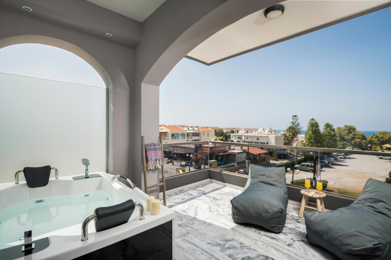 Agia Marina Sun Ray Luxury Apartments المظهر الخارجي الصورة