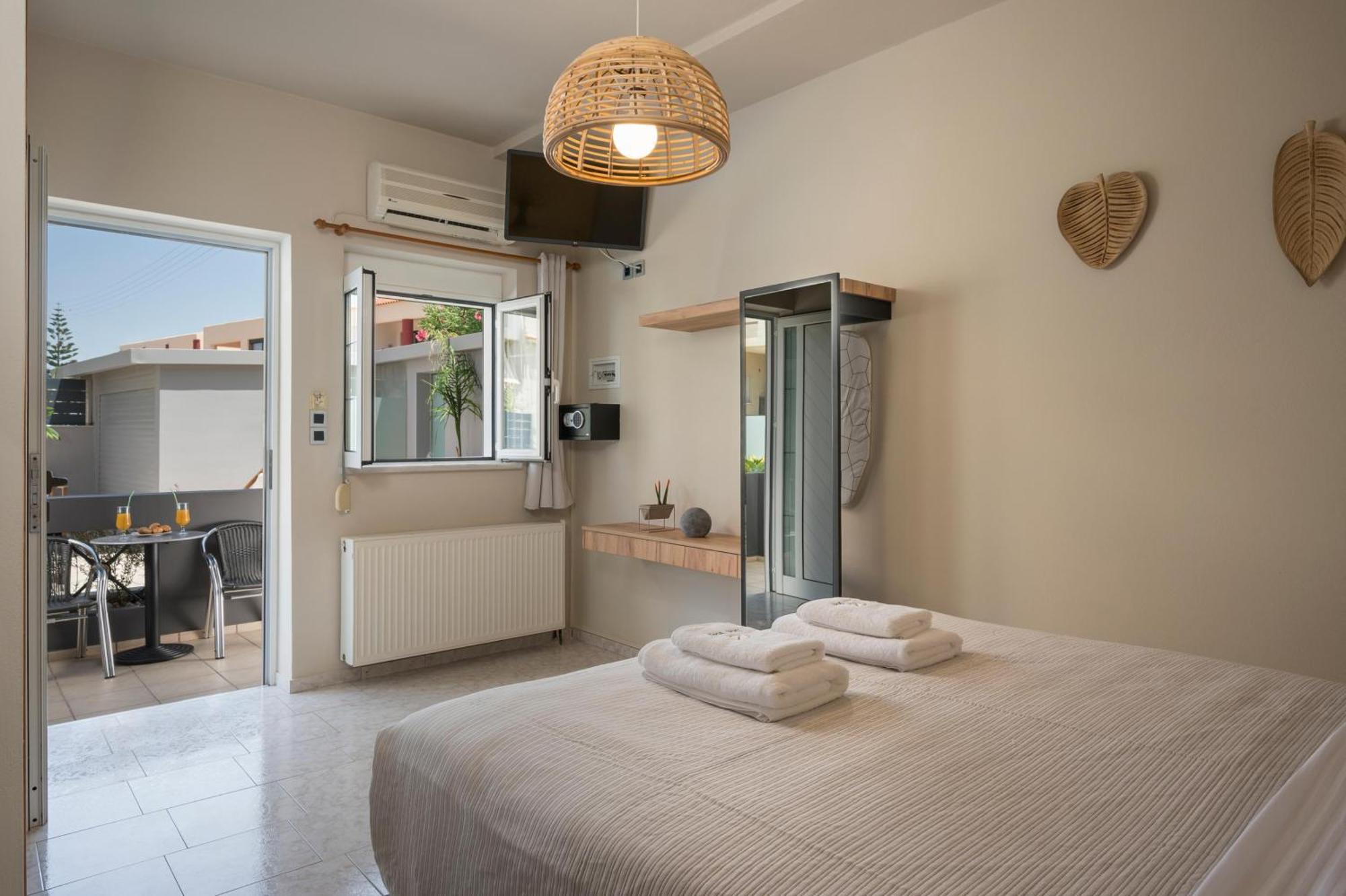 Agia Marina Sun Ray Luxury Apartments الغرفة الصورة
