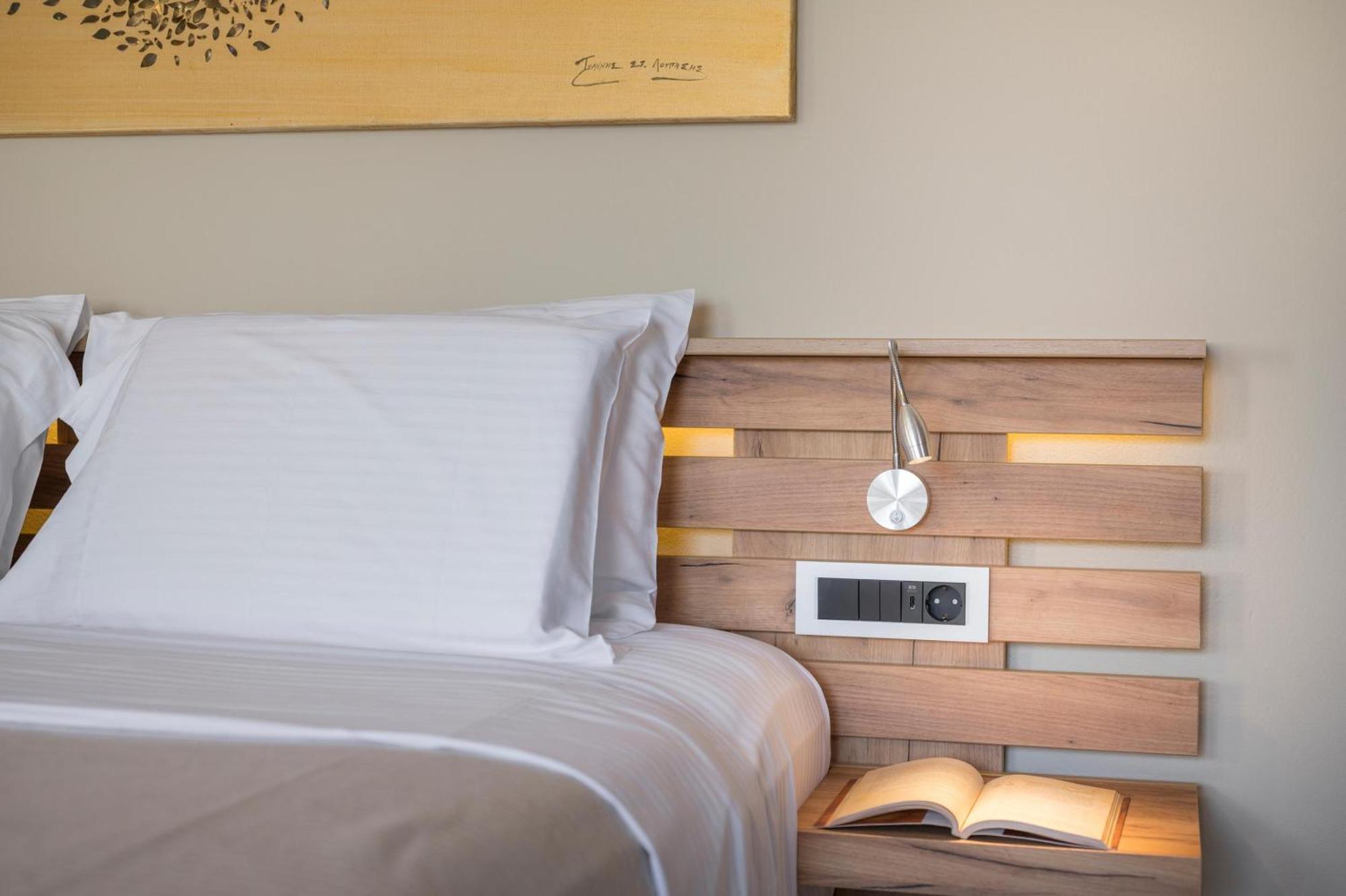 Agia Marina Sun Ray Luxury Apartments الغرفة الصورة