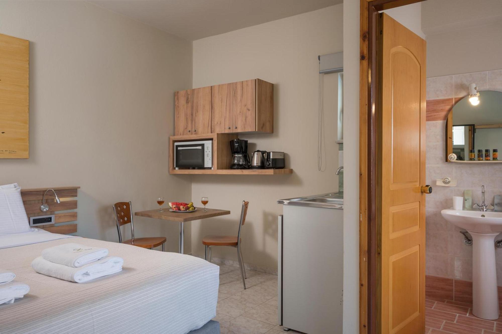 Agia Marina Sun Ray Luxury Apartments الغرفة الصورة