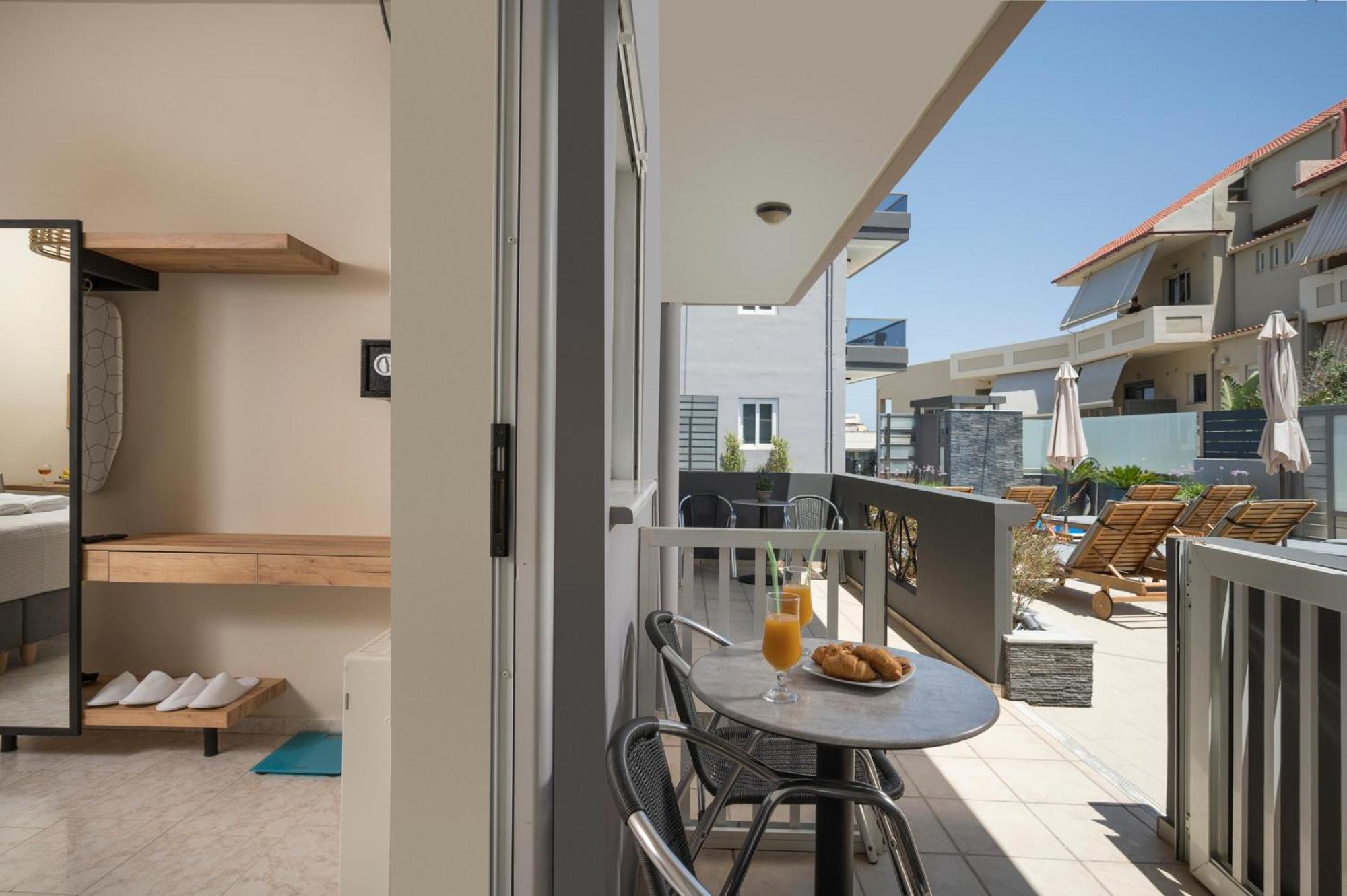 Agia Marina Sun Ray Luxury Apartments الغرفة الصورة
