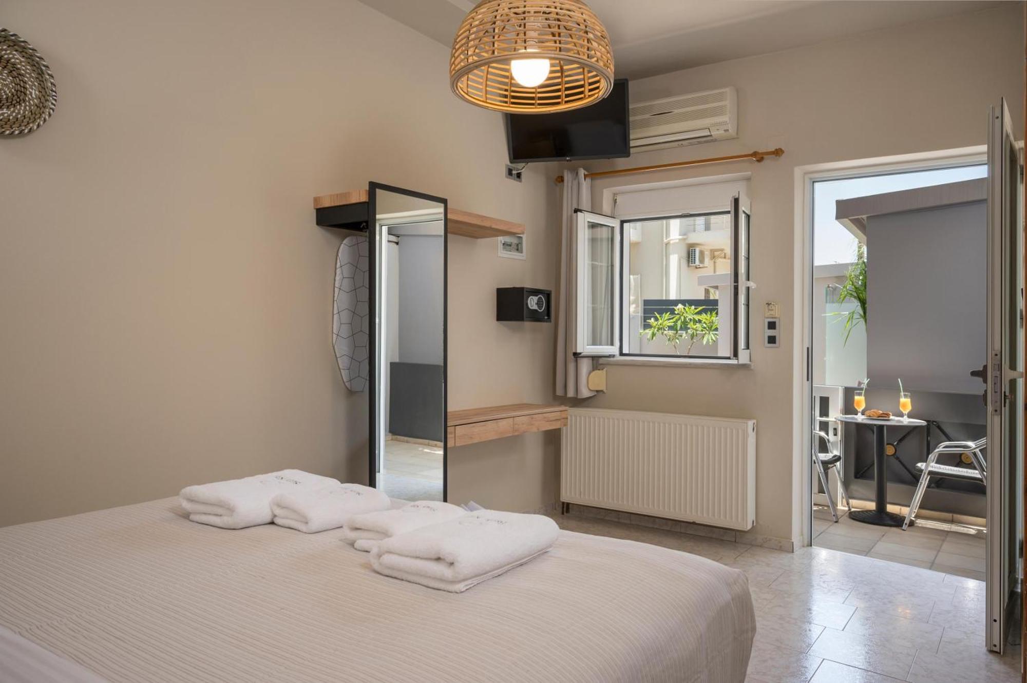 Agia Marina Sun Ray Luxury Apartments الغرفة الصورة