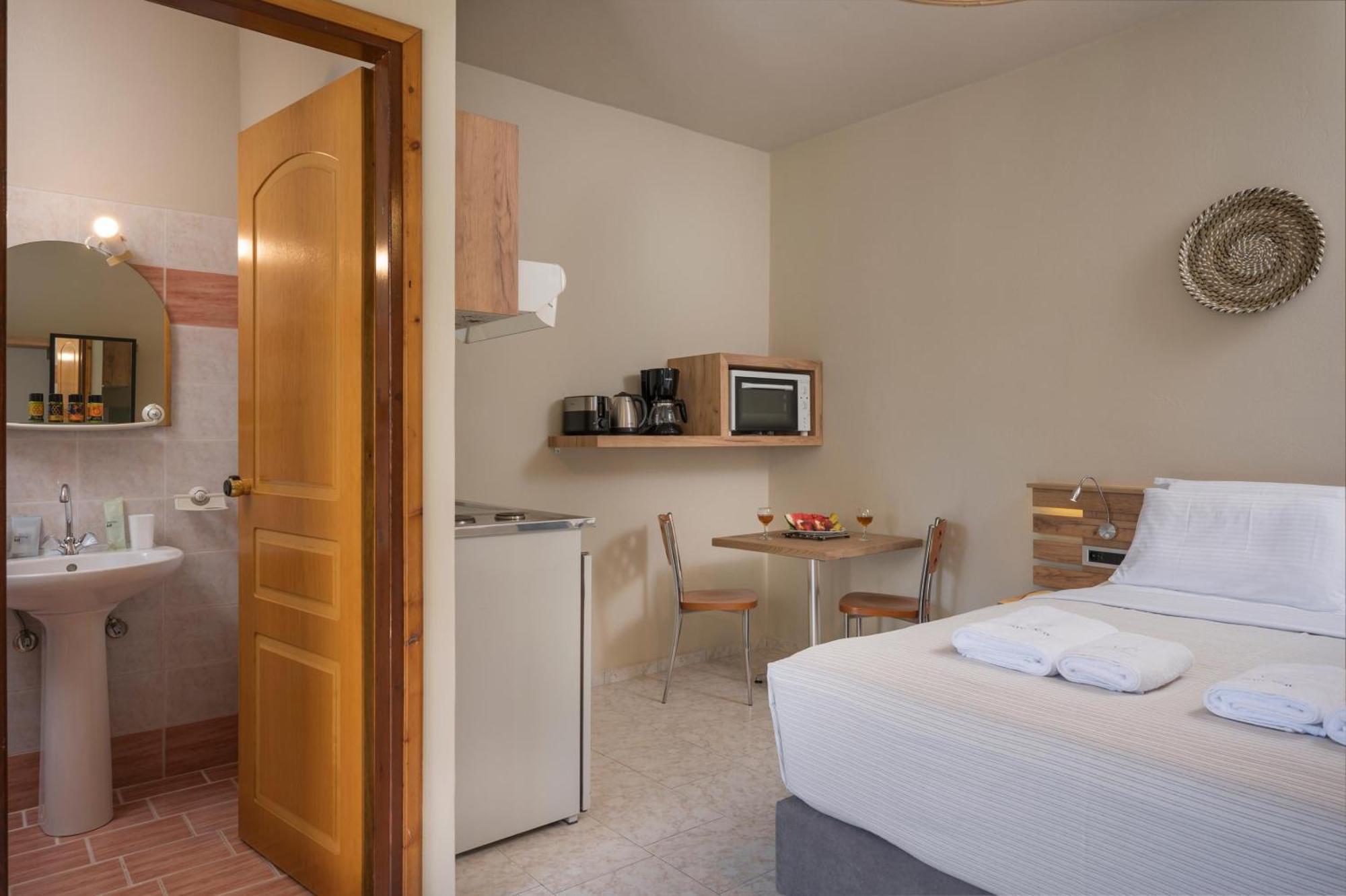Agia Marina Sun Ray Luxury Apartments الغرفة الصورة