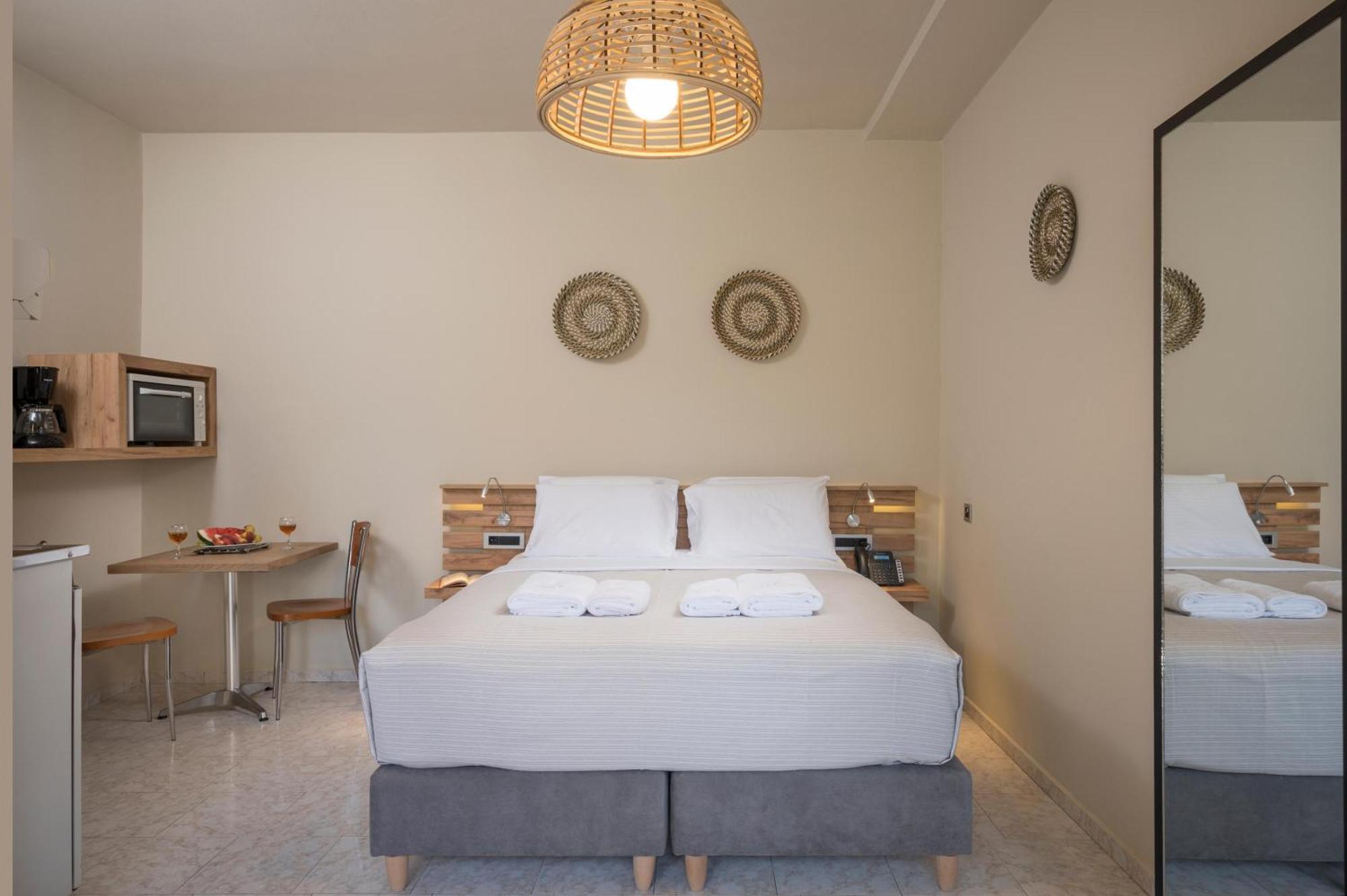 Agia Marina Sun Ray Luxury Apartments الغرفة الصورة